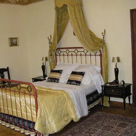 Aux Raisins Verts Bed & Breakfast 3*