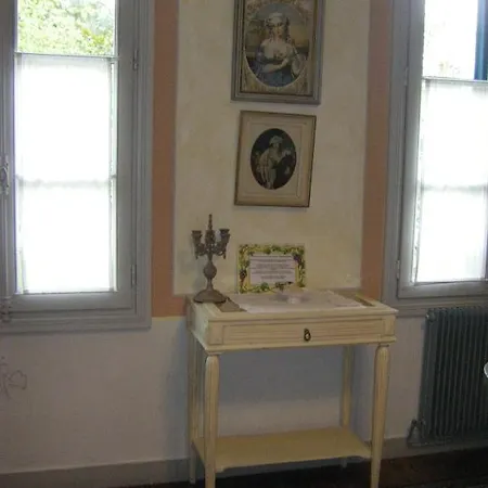 Aux Raisins Verts Bed & Breakfast Castillon-la-Bataille