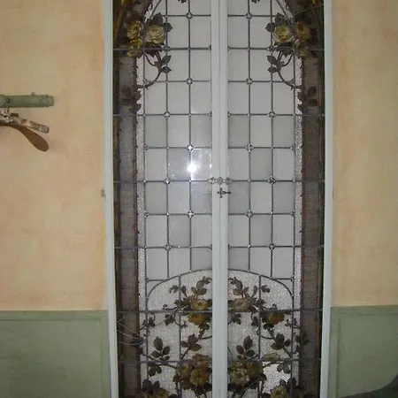 Aux Raisins Verts Bed & Breakfast 3*
